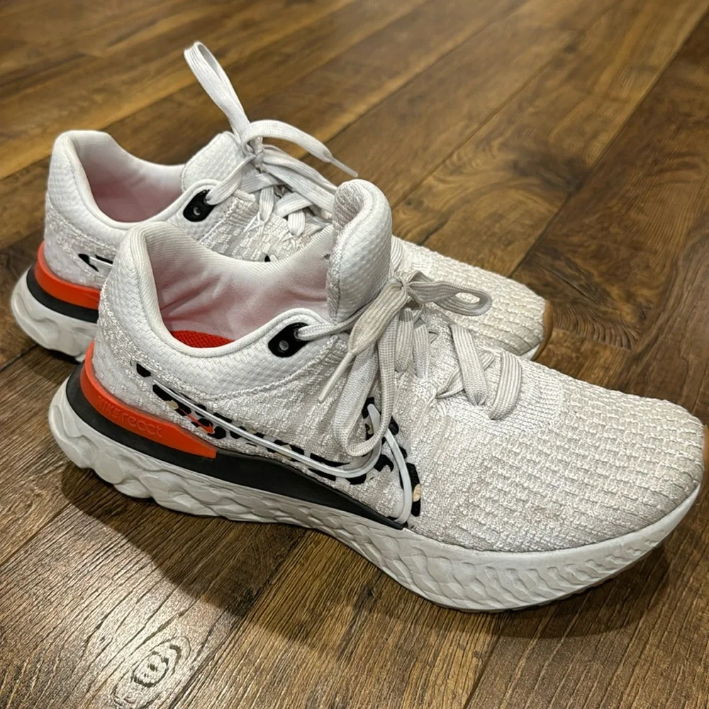 Nike - Picture 1 of 7